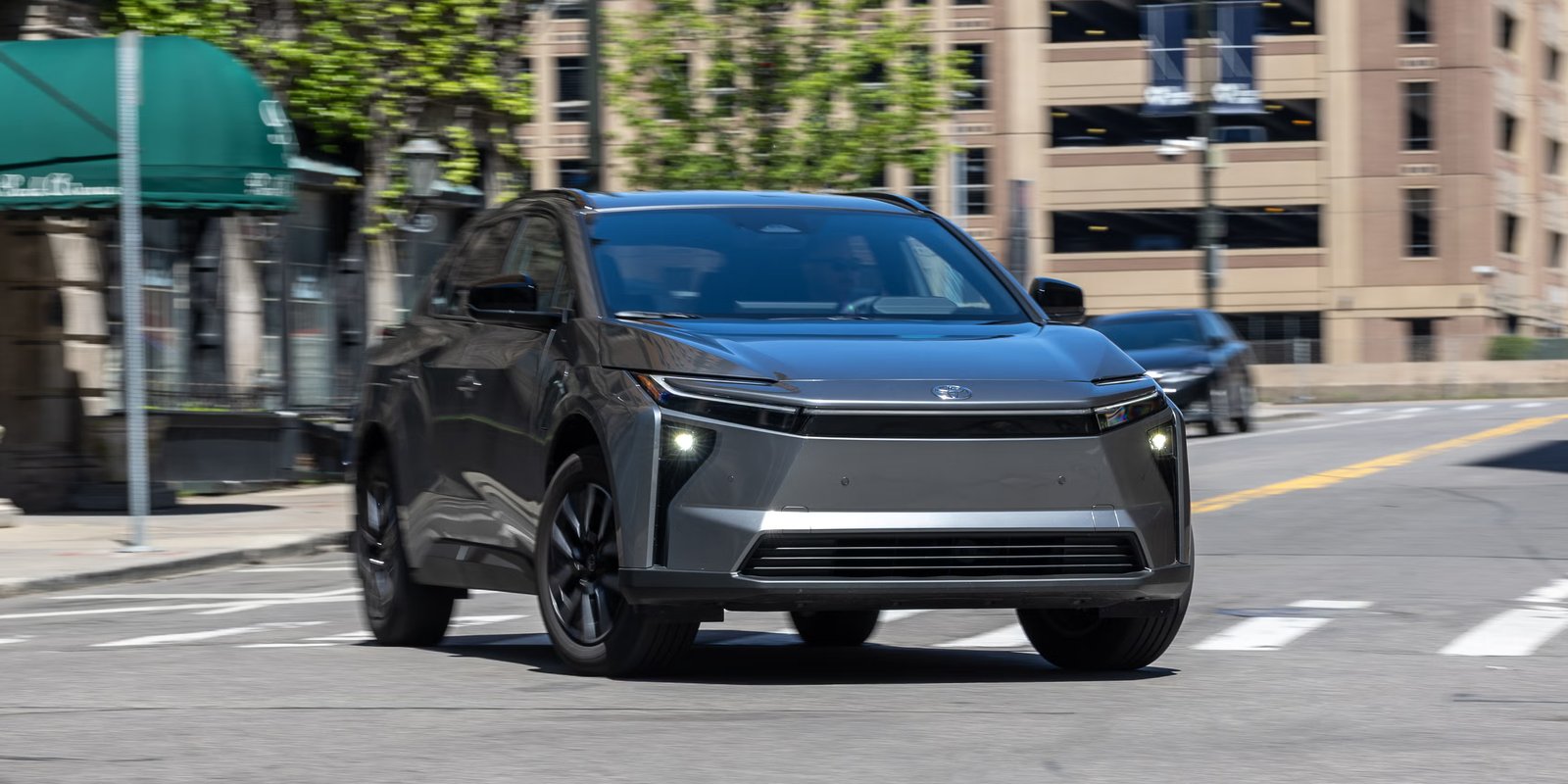 2026 Toyota bZ Elektrikli Crossover: Tasarım ve Teknik Detaylar Netleşiyor