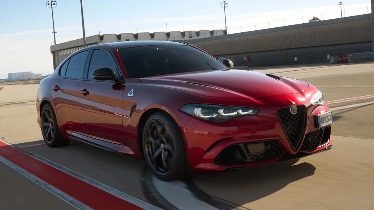 Alfa Romeo CEO'su: 'Dünya Her Yerde EV'ye Hazır Değil'