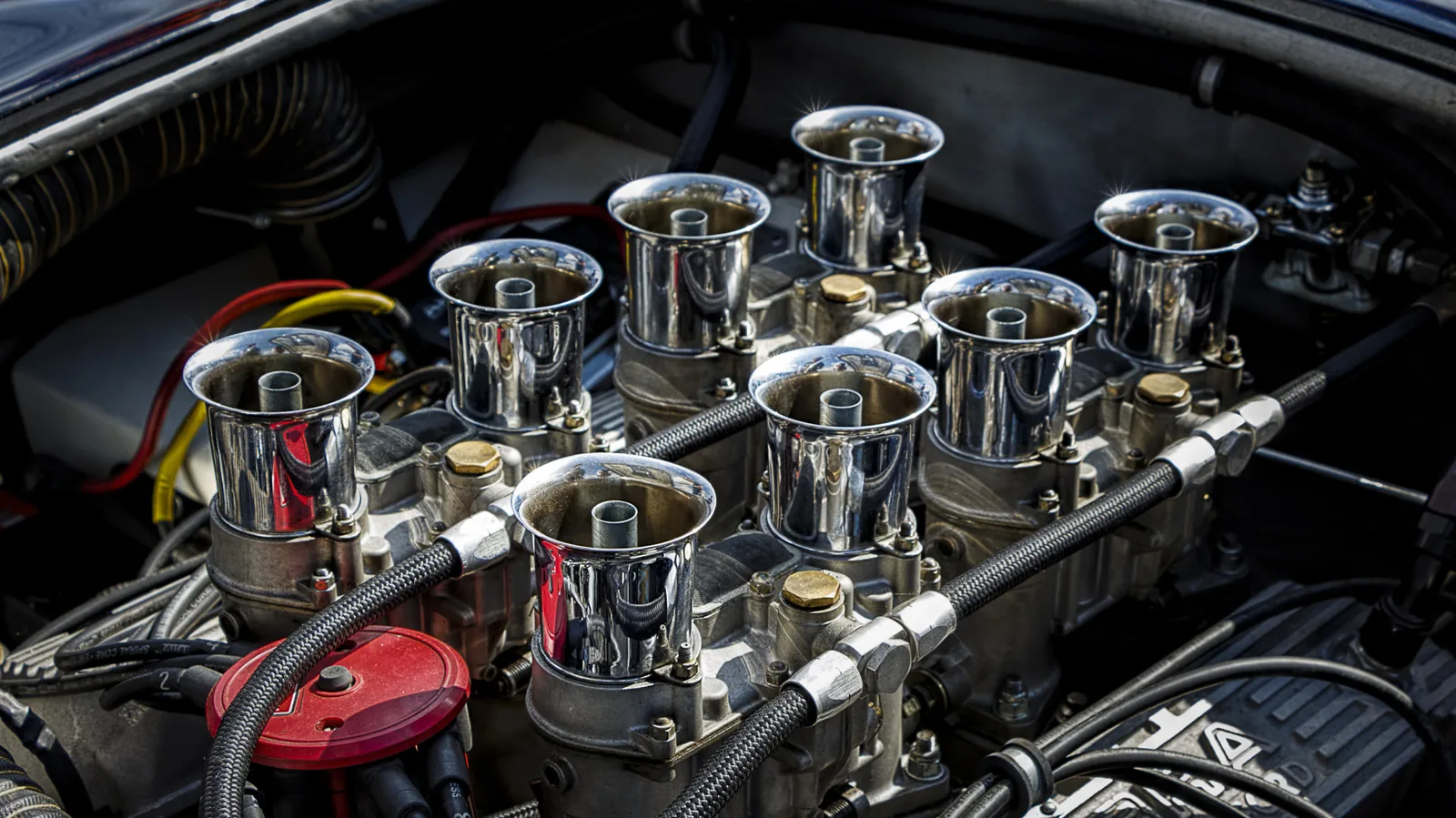 Amerikalıların V8 Motor Aşkı Nasıl Başladı? İkonik Bir Güç Hikayesi
