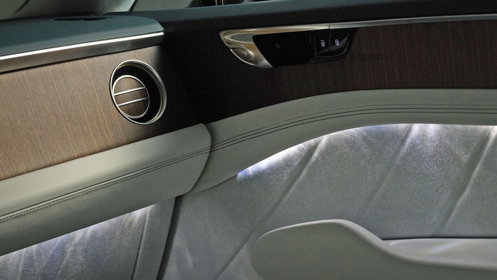 Bentley Yeni Elektrikli Crossover Modeli Torcal'ın İç Mekânını Tanıttı