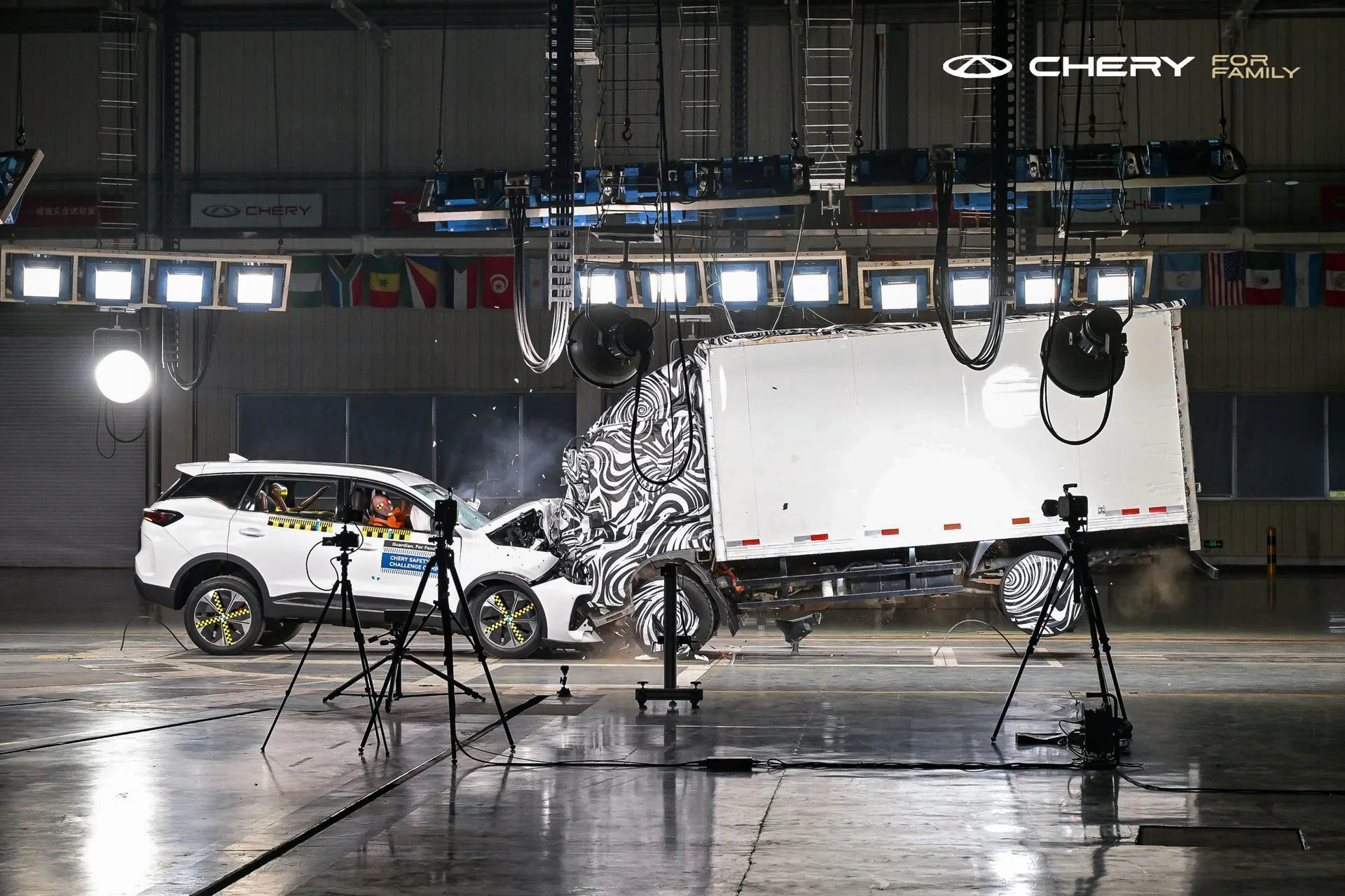 Chery Tiggo 7 Kamyonla Yapılan 50 km/s Çarpışma Testini Başarıyla Tamamladı
