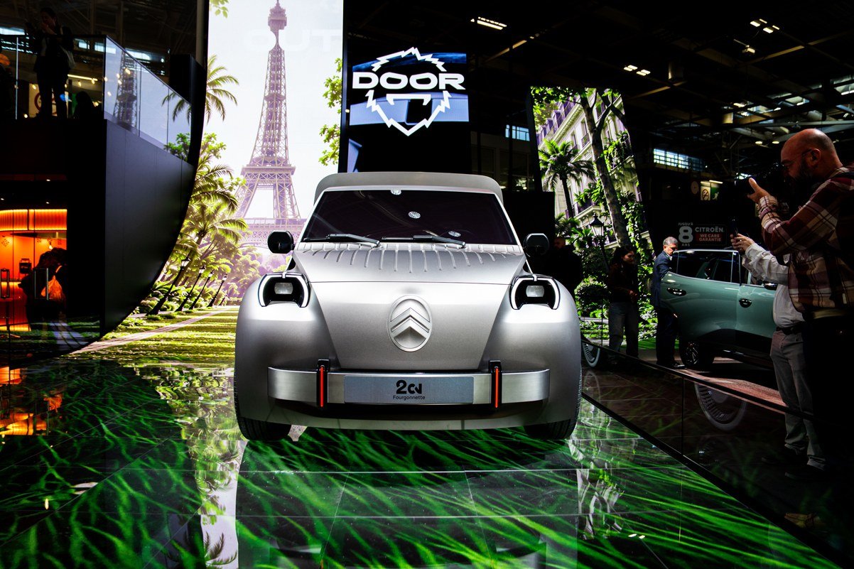 Citroën, Ticari Araç İkonu 2 CV Fourgonnette’i Elektrikli Konsept Olarak Paris’te Sahneye Çıkardı