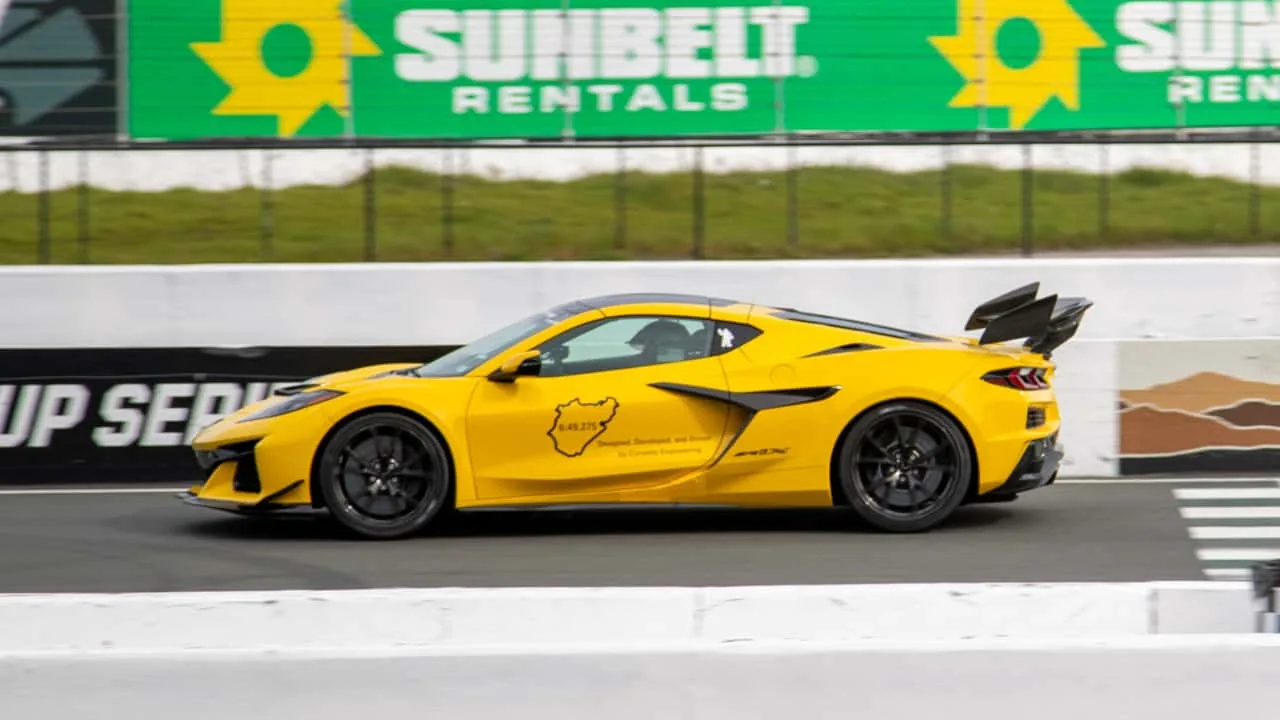 Corvette ZR1X Yeni Pist Rekorları Kırıyor: McLaren Senna'yı Geçti!