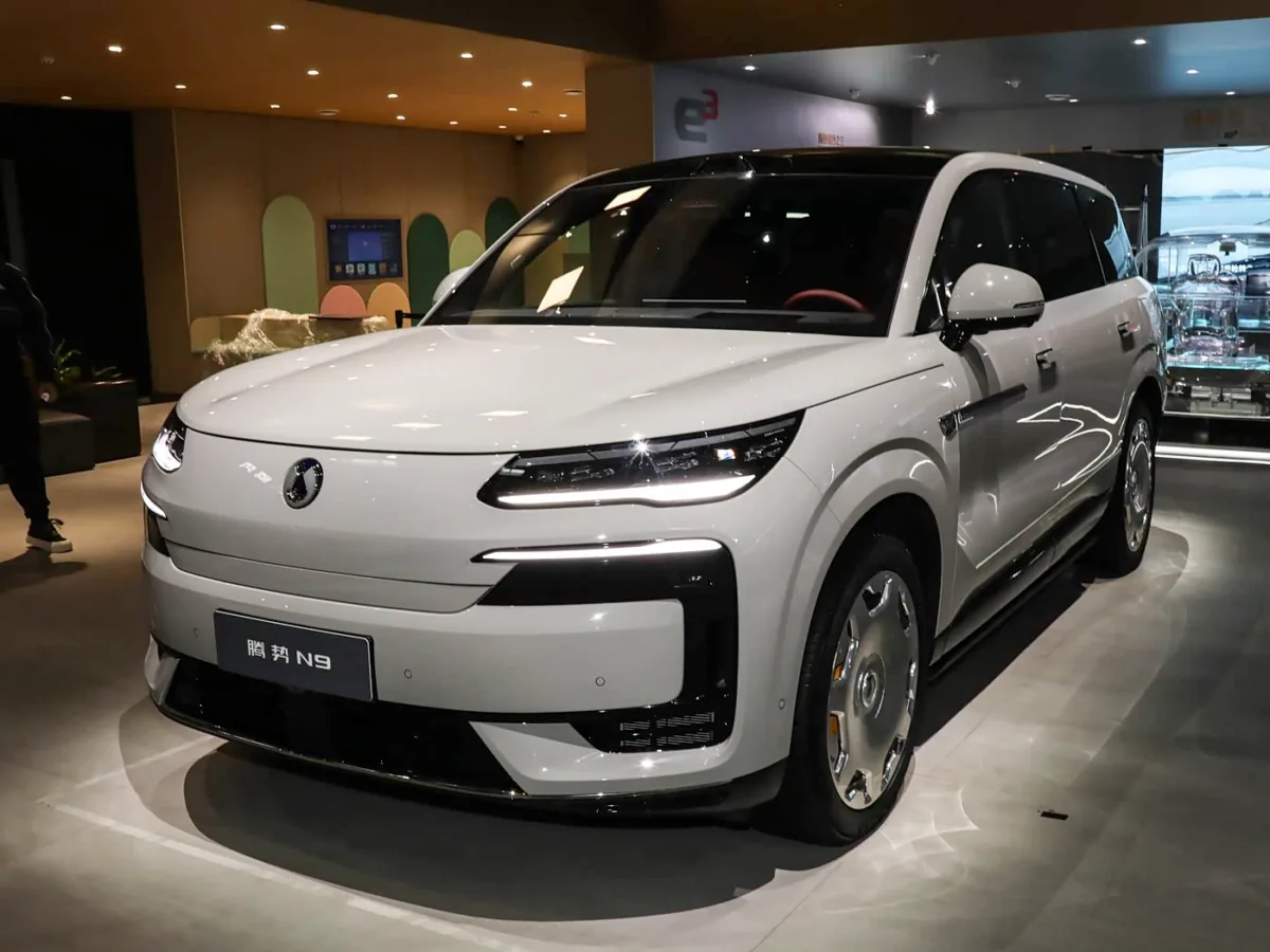Denza N9 PHEV: Hızlı Şarj ve 420 km EV Menzille 18 Mayıs'ta Piyasada