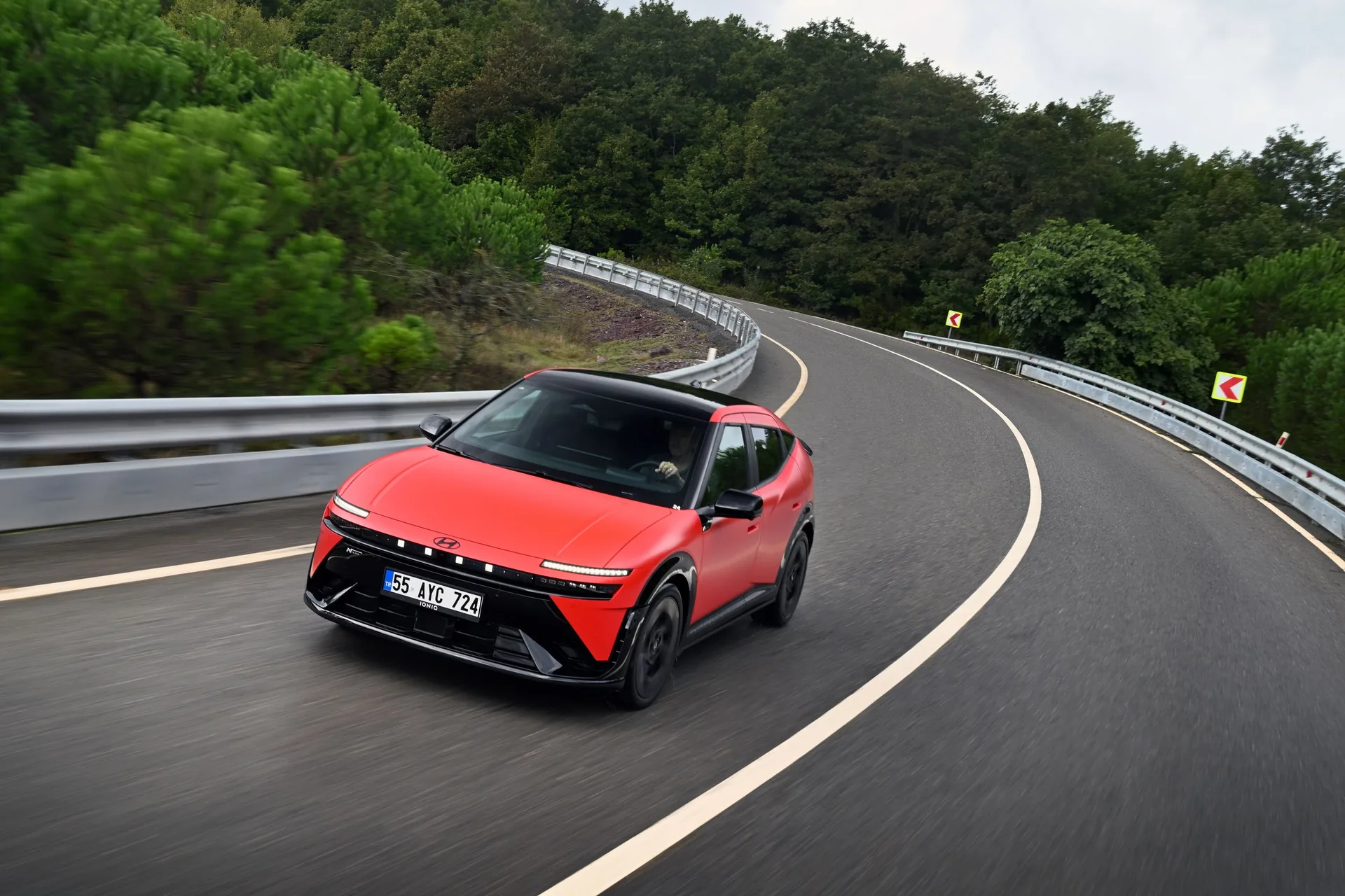 Hyundai'nin İzmit'te Ürettiği İlk Elektrikli Model IONIQ 3 Türkiye'de Satışa Çıktı