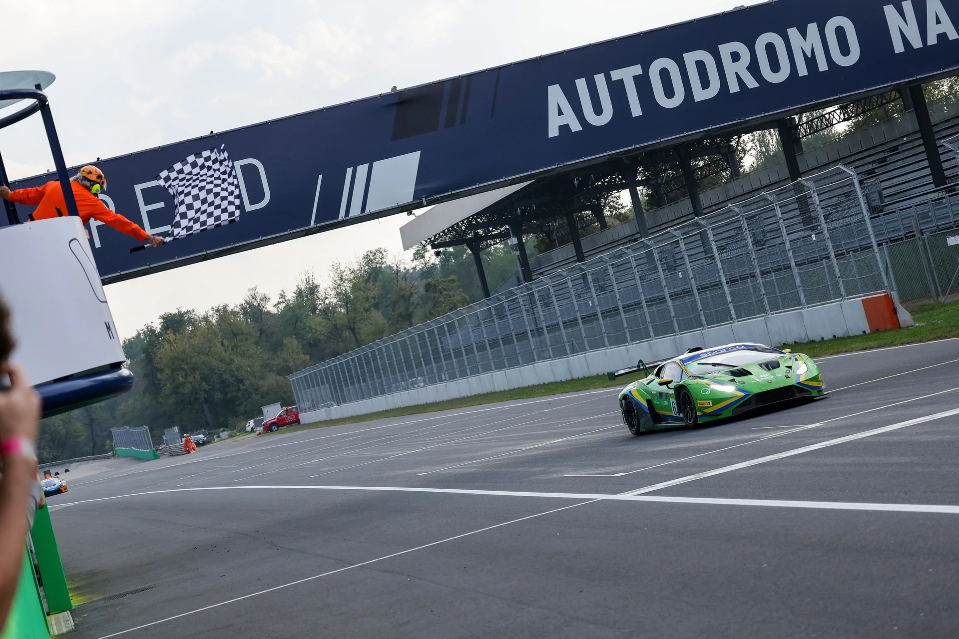 Lamborghini ADAC GT Masters’ta Tarihi İlk Şampiyonluğunu İlan Etti: Hockenheim’da Huracán GT3 Evo2 Zirveye Çıktı