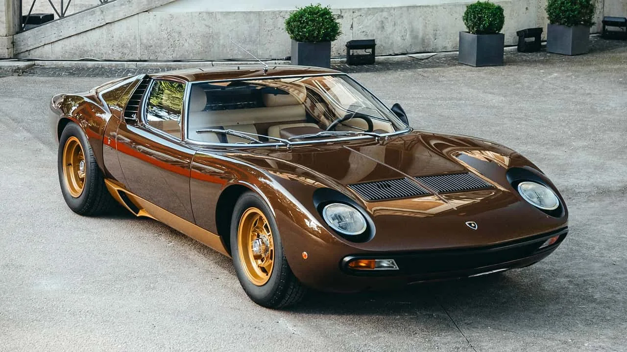 Lamborghini, Efsanevi Miura SV'yi Baştan Sona Restore Etti