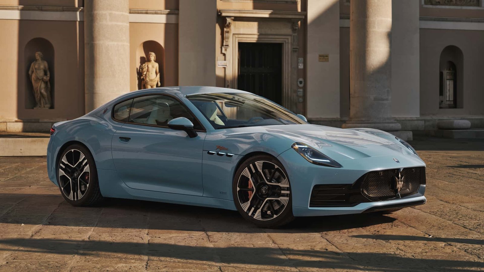 Maserati ailesi, 2027 için kapsamlı bir güncelleme aldı