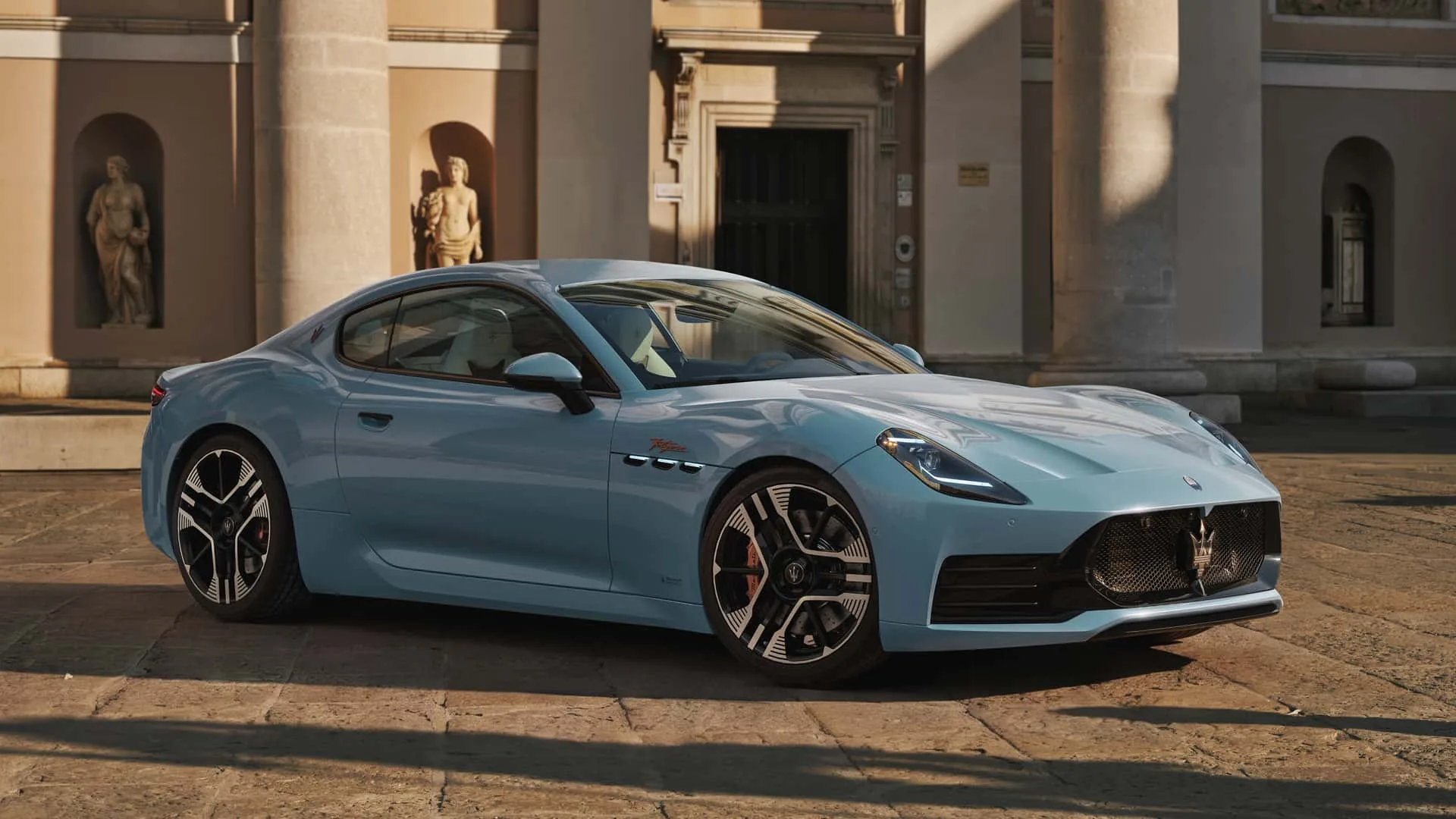 Maserati ailesi, 2027 için kapsamlı bir güncelleme aldı