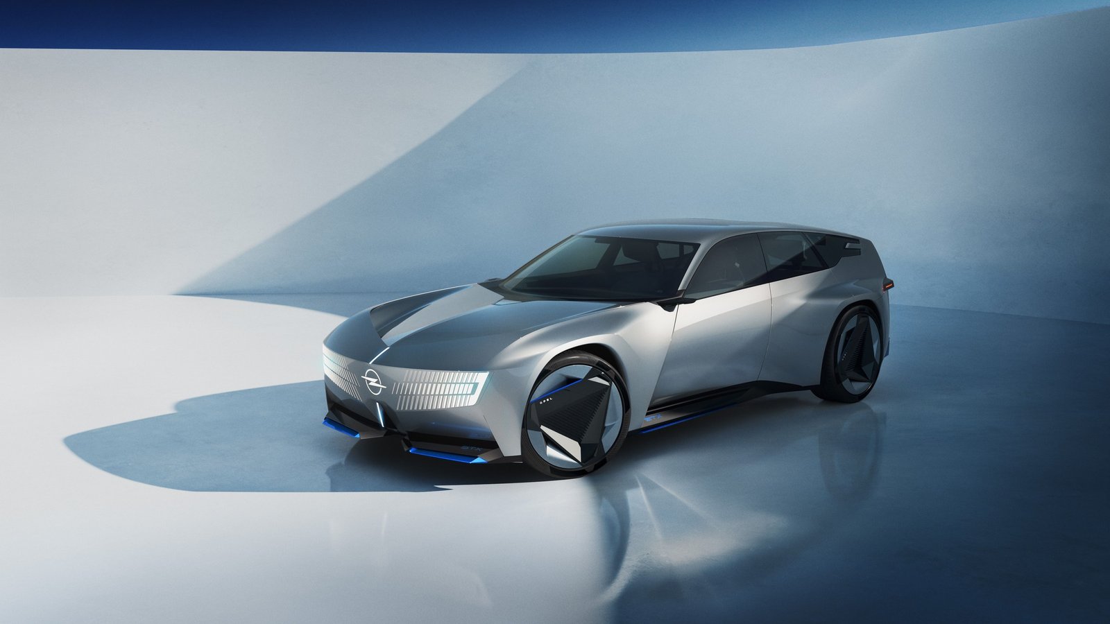 Opel, STX Concept ile Elektrikli Station Wagon Dünyasında Yeni Bir Çağ Başlatıyor: Aktif Aerodinamik ve Dört Tekerlekten Çekiş