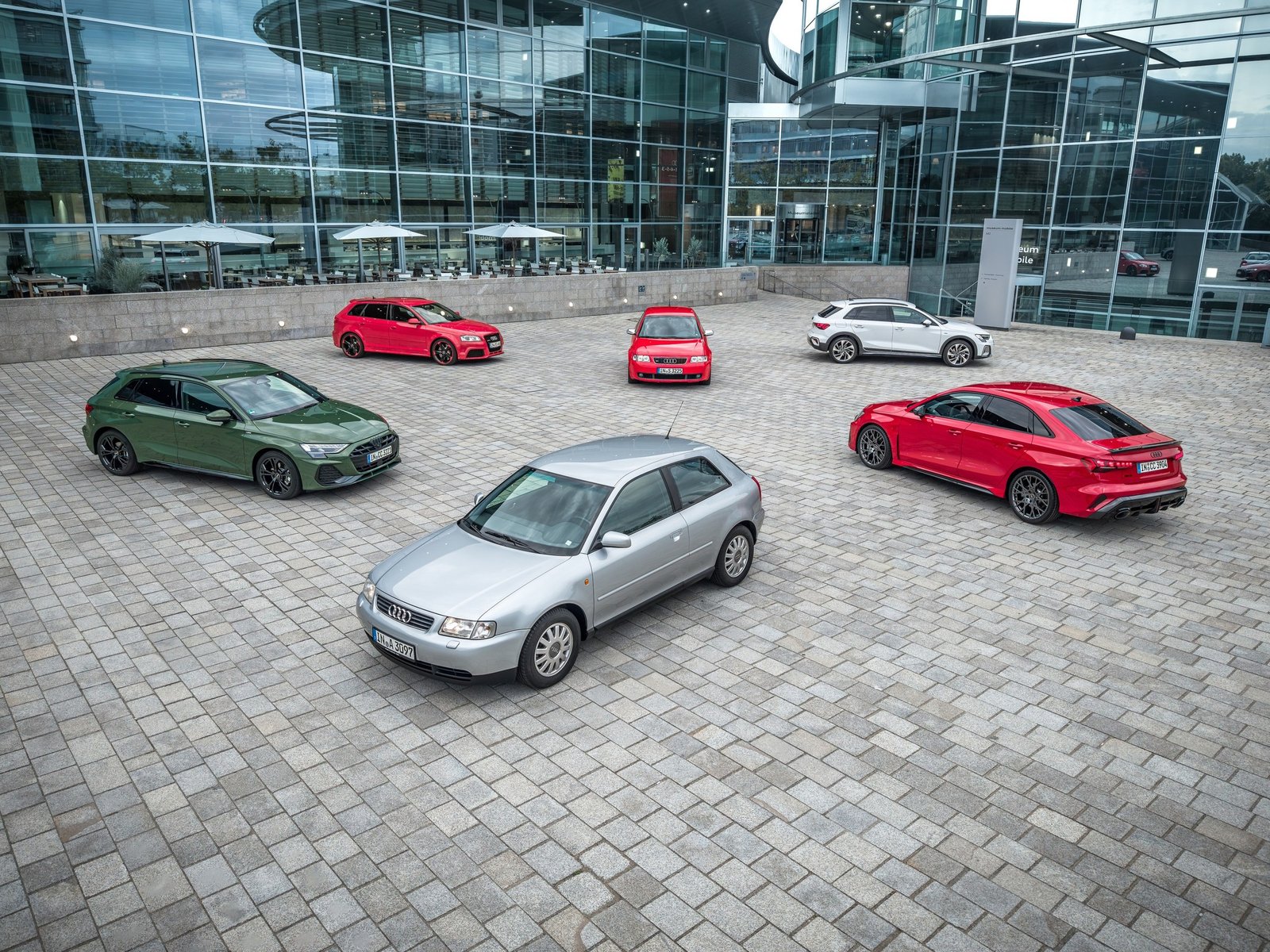 Premium Kompakt Sınıfın Öncüsü Audi A3 30. Yılını Kutluyor