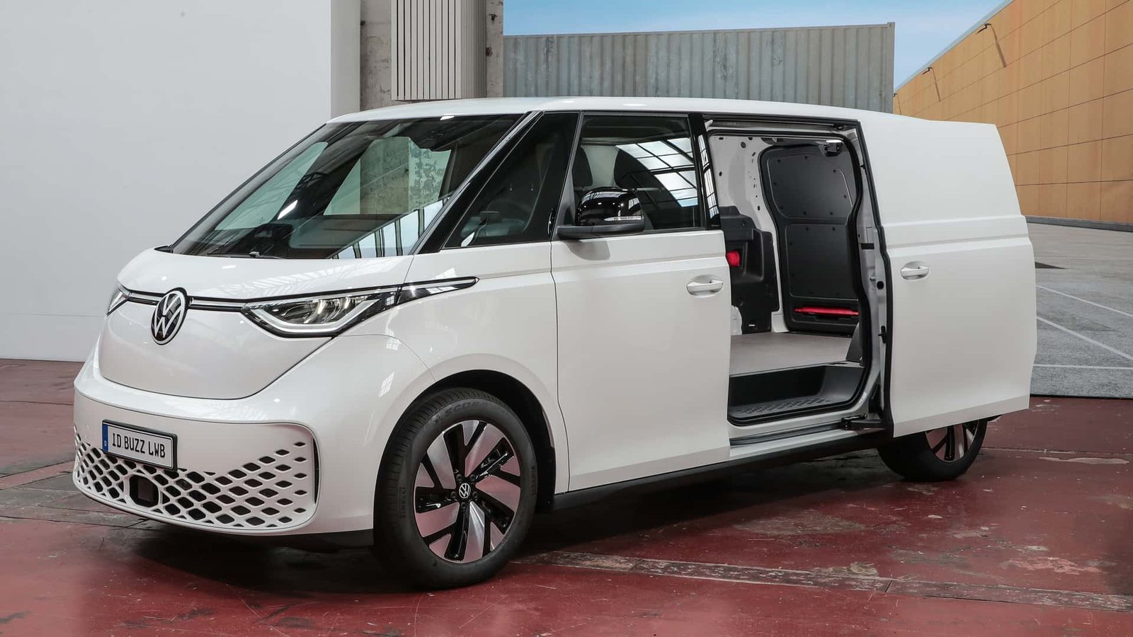 Volkswagen ID. Buzz Cargo Modelinin Uzun Aks Mesafeli Versiyonunu Tanıttı