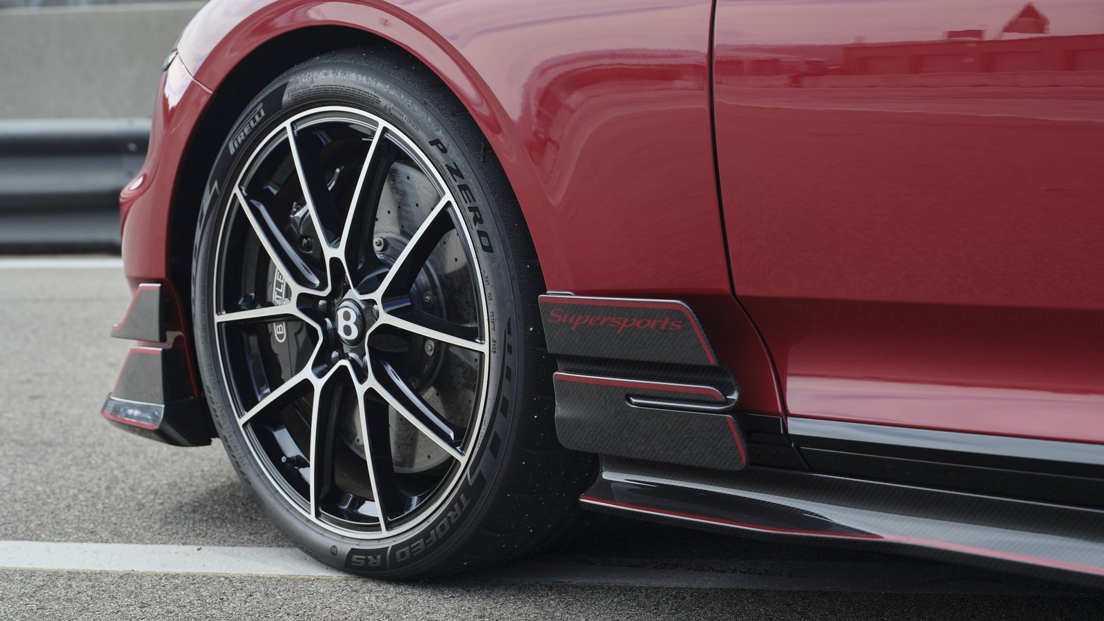 Yeni Bentley Supersports Pirelli ile 1,3 G Yanal İvmeye Ulaşıyor